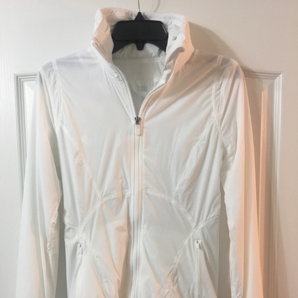 Lululemon windbreaker white!!! Size 6